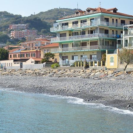 Riva Beach Apartment Riva Ligure Zewnętrze zdjęcie